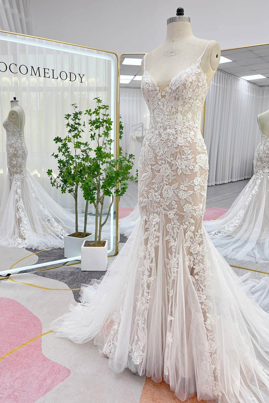 Trumpet-Mermaid Chapel Train Lace Tulle Wedding Dress CW3276