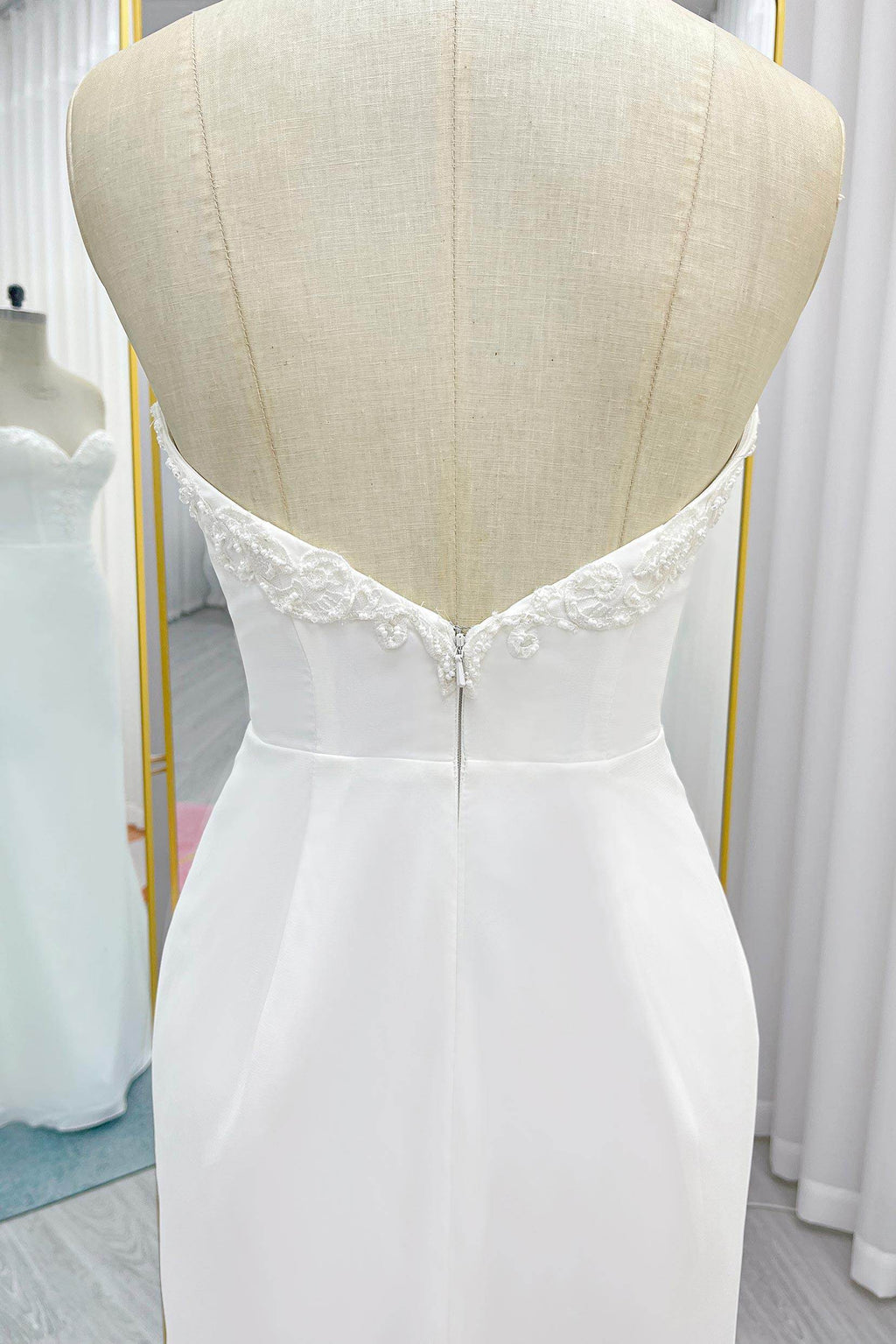 Trumpet-Mermaid Court Train Chiffon Wedding Dress CW3267