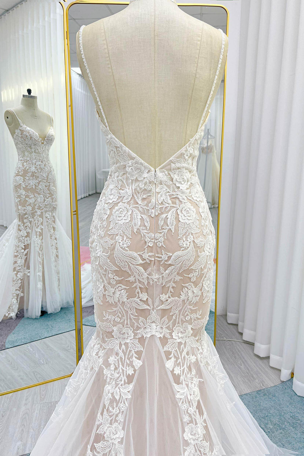 Trumpet-Mermaid Chapel Train Lace Tulle Wedding Dress CW3276