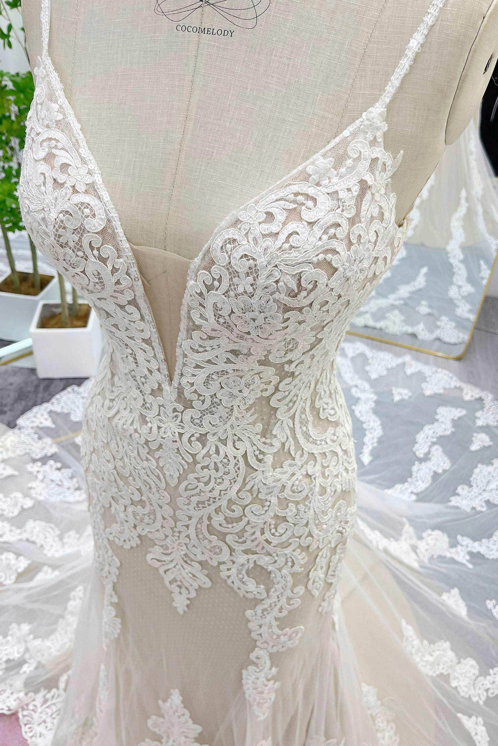 Trumpet-Mermaid Chapel Train Lace Tulle Wedding Dress CW3277