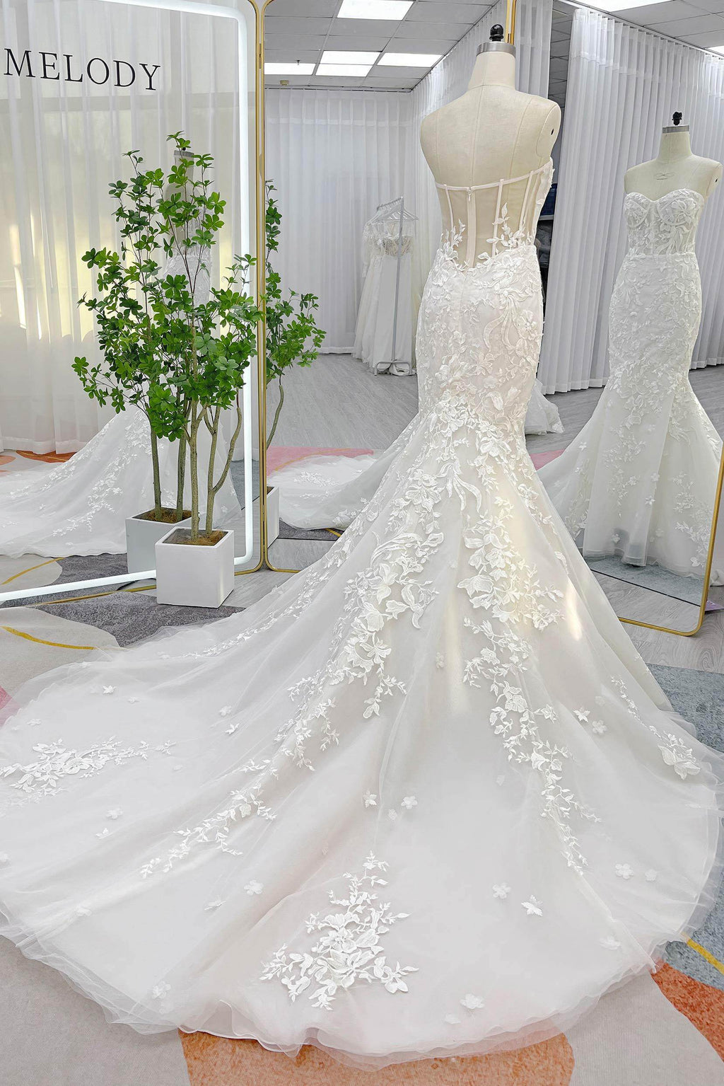 Trumpet-Mermaid Chapel Train Lace Tulle Wedding Dress CW3274