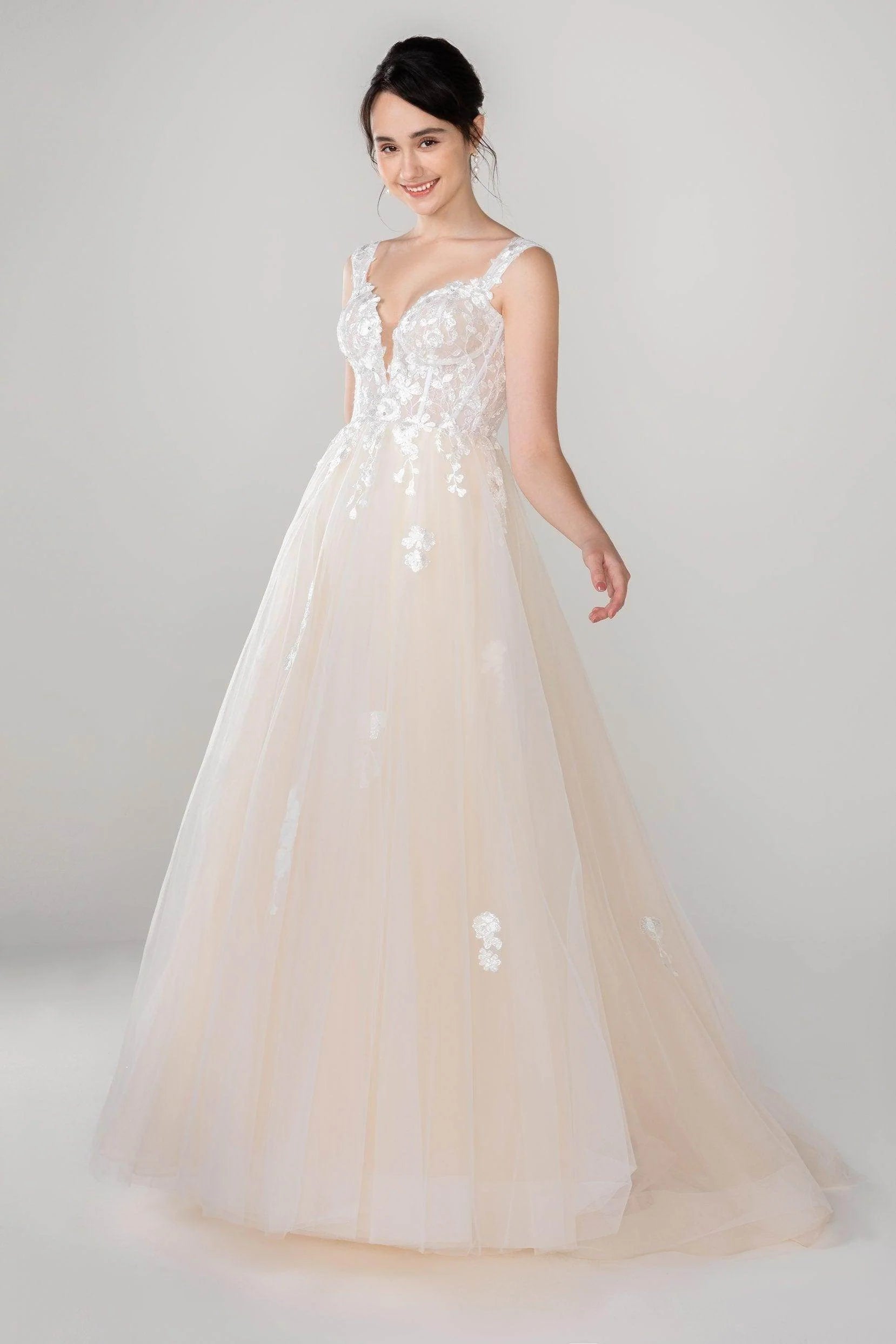 A-Line Sweep-Brush Train Tulle Lace Wedding Dress CW2536